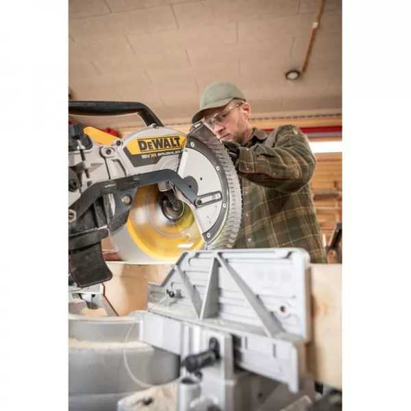Aku posuvná pokosová pila 305 mm 18V bez aku DeWALT DCS782N